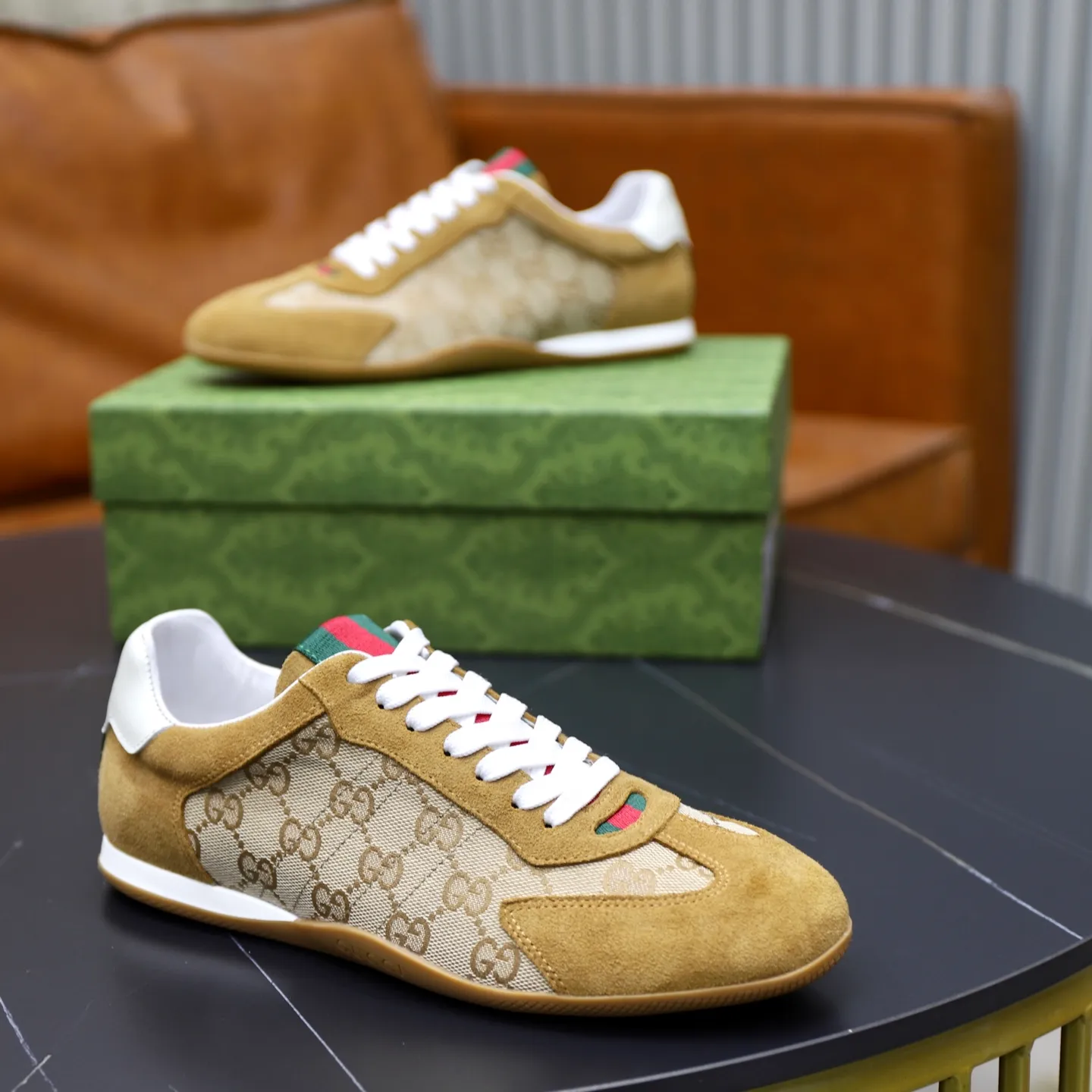 Ex-factory price: 462💰🙅‍♂️🙅‍♂️🙅‍♂️ Brand: Gucci GUCCi Standard code: 38-44 (45 customized) Grade: Same as the official website Material: Original cowhide stitching brand cloth Comfortable and breathable pigskin lining Lightweight and wear-resistant sports outsole Style category: Men's fashion casual shoes Running sports shoes Distinguished luxury brand elements Top luxury color: actual picture color